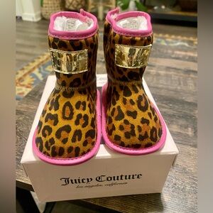 Juicy Couture Leopard print w faux Fur Lining
